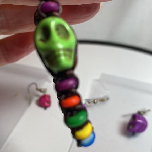 Skull Jewelry, 6 pieces, bracelets and earrings. - Picture 6 of 6